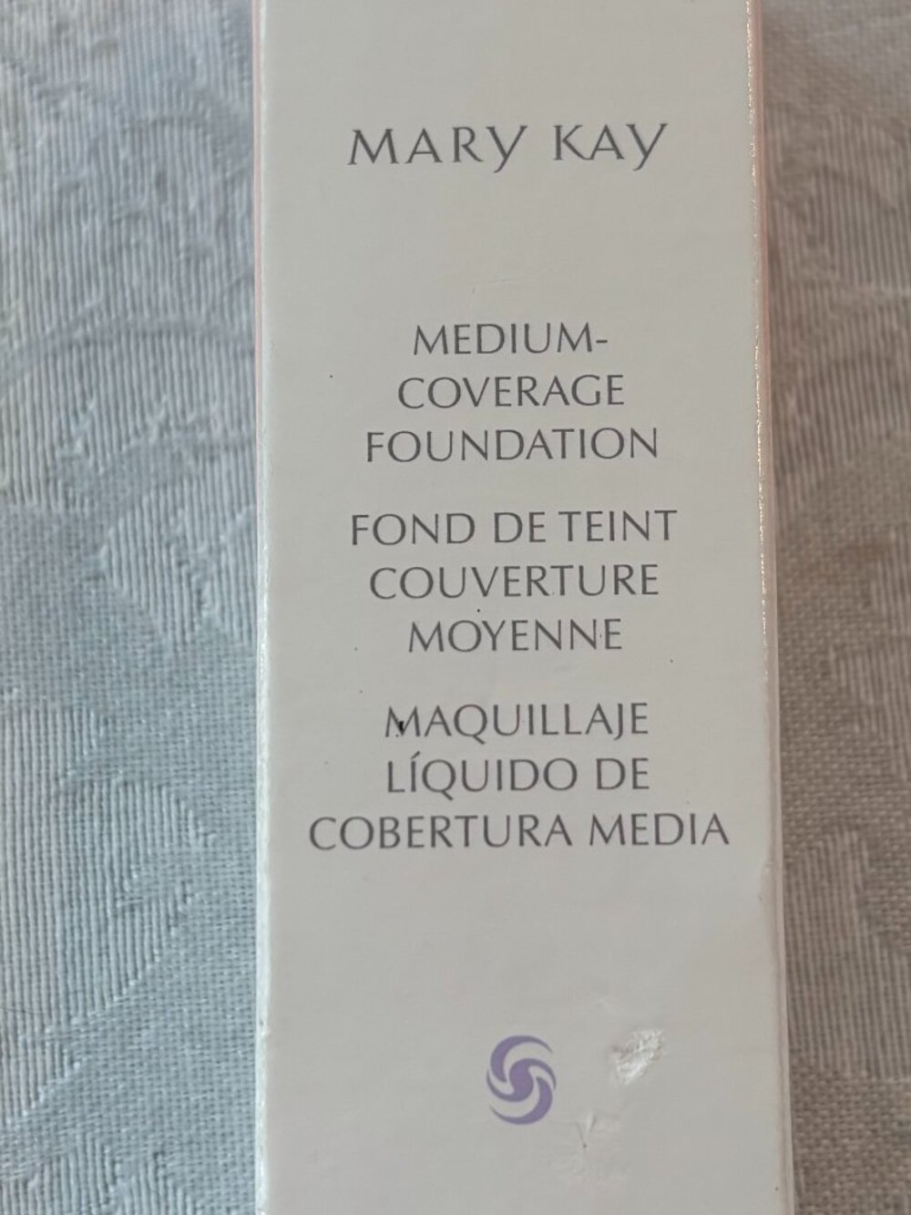 Mary Kay Medim Coverage Liquid Foundation  Ivory  041998
